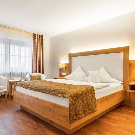 Wander Und Aktiv Hotel Roesslwirt Lam Exterior photo